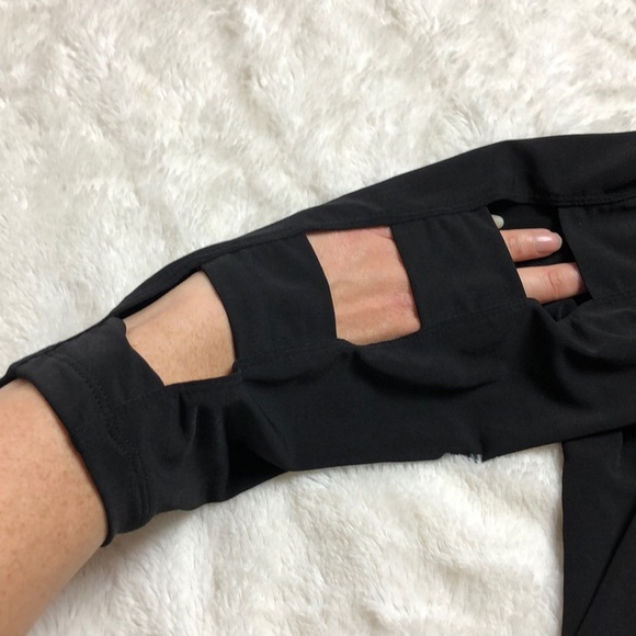 Philosophy Cut-Out Sleeve Tunic - Picture 3 of 4